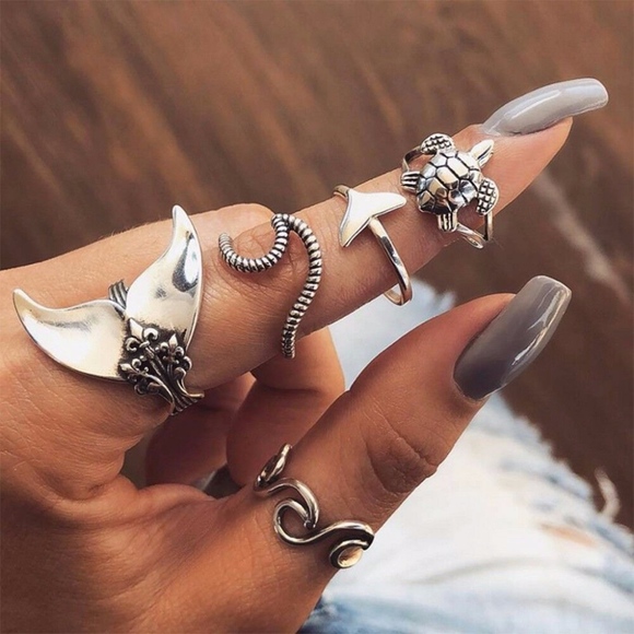 Jewelry - 'Deep Sea Dive' 5-piece Whale and Turtle Ring Set